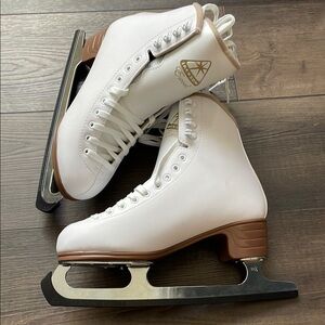 Riedell White Figure Skates
